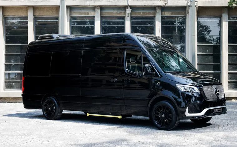 Luxury Minibus Service in London City: Your Ultimate Travel Companion